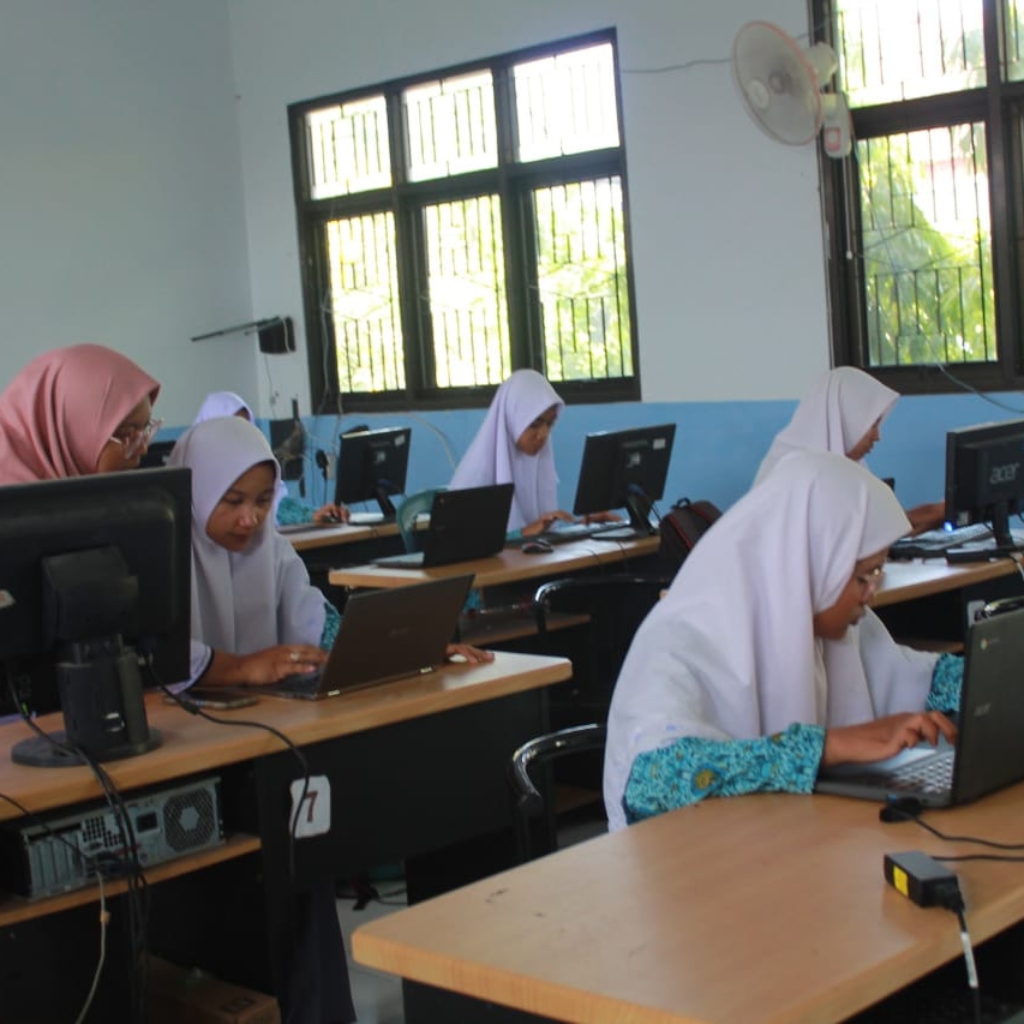 LAB KOMPUTER