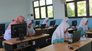 LAB KOMPUTER