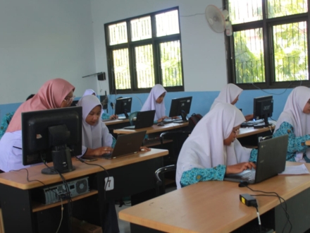 LAB KOMPUTER