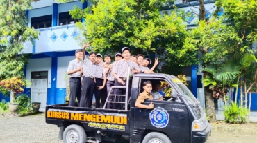 EKSTRA MENGEMUDI