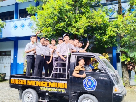 EKSTRA MENGEMUDI