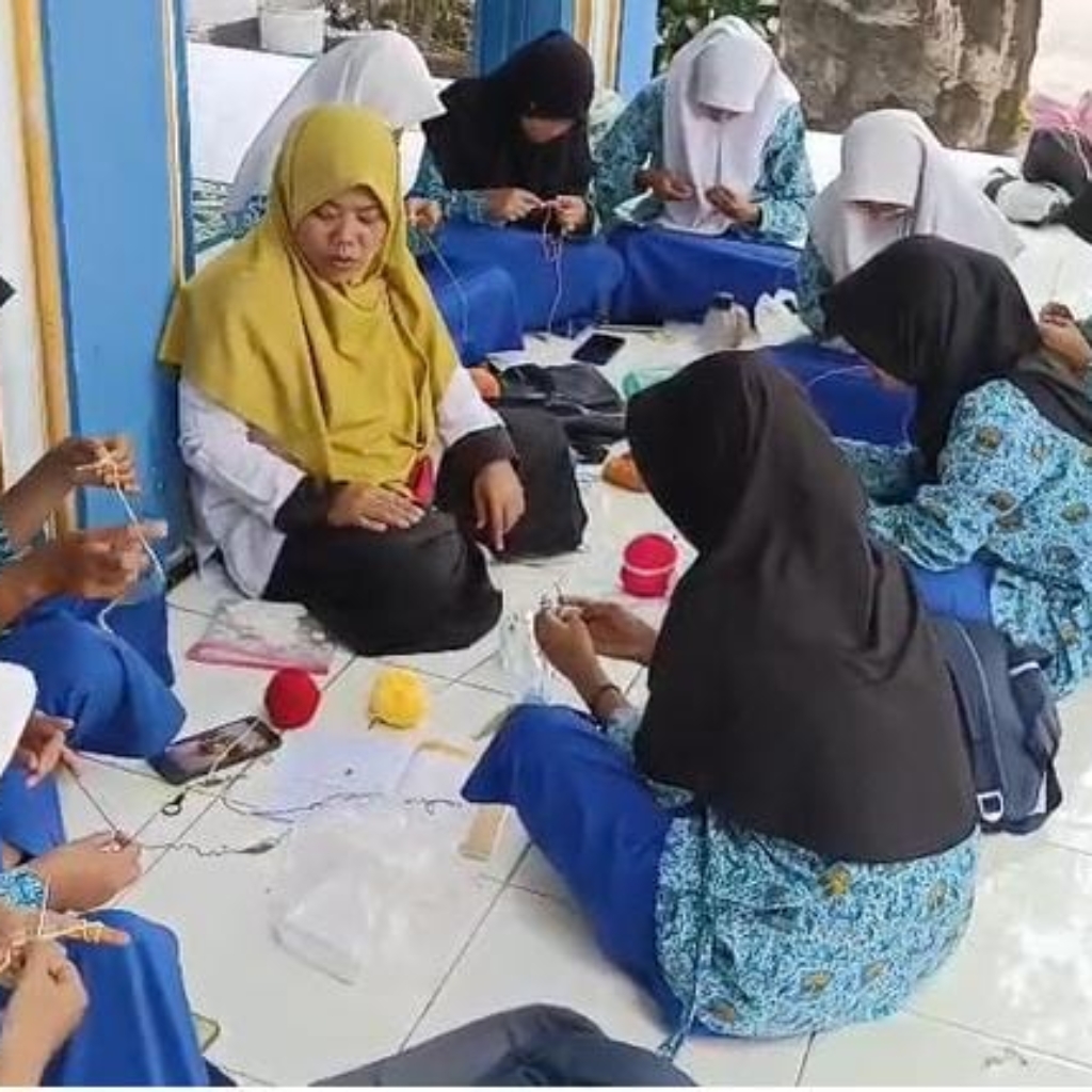 EKSTRA MENJAHIT