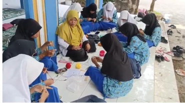 EKSTRA MENJAHIT