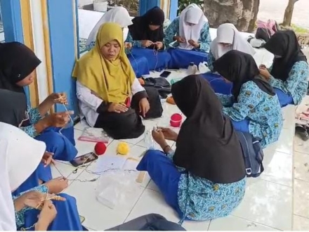 EKSTRA MENJAHIT
