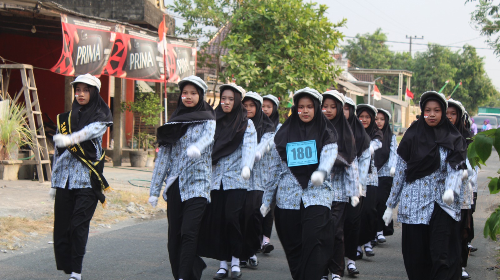 Regu Gerak Jalan SMA M 10 Sugio